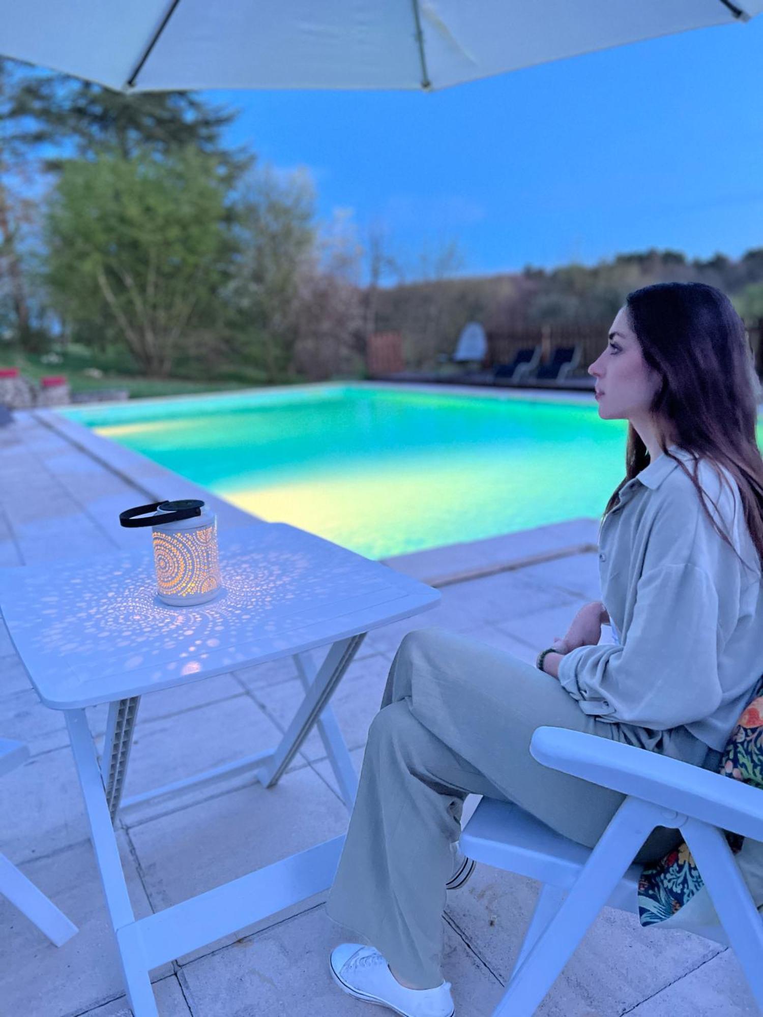 Entire Apartment With Swimming Pool Near Aubeterre Saint-Romain  Exterior photo